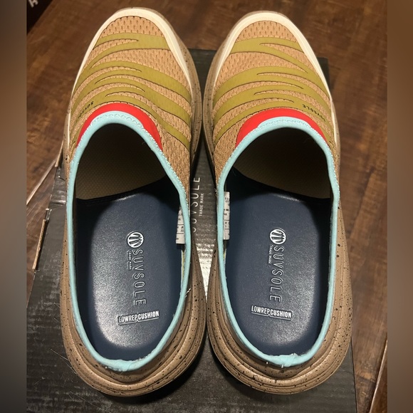 SUVSOLE Slip On - Picture 2 of 7